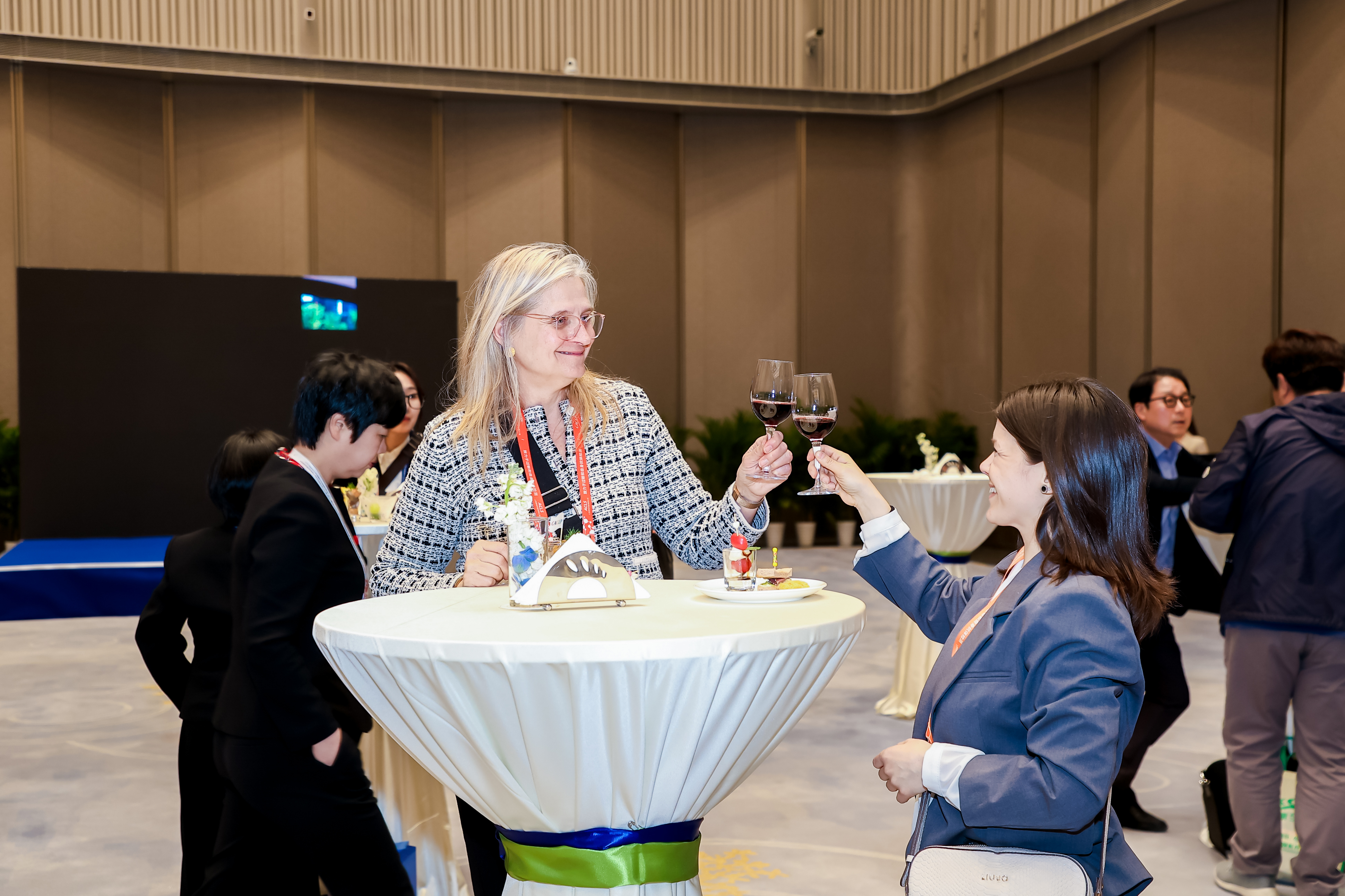 5Y5A2832_3103137419-3532572699