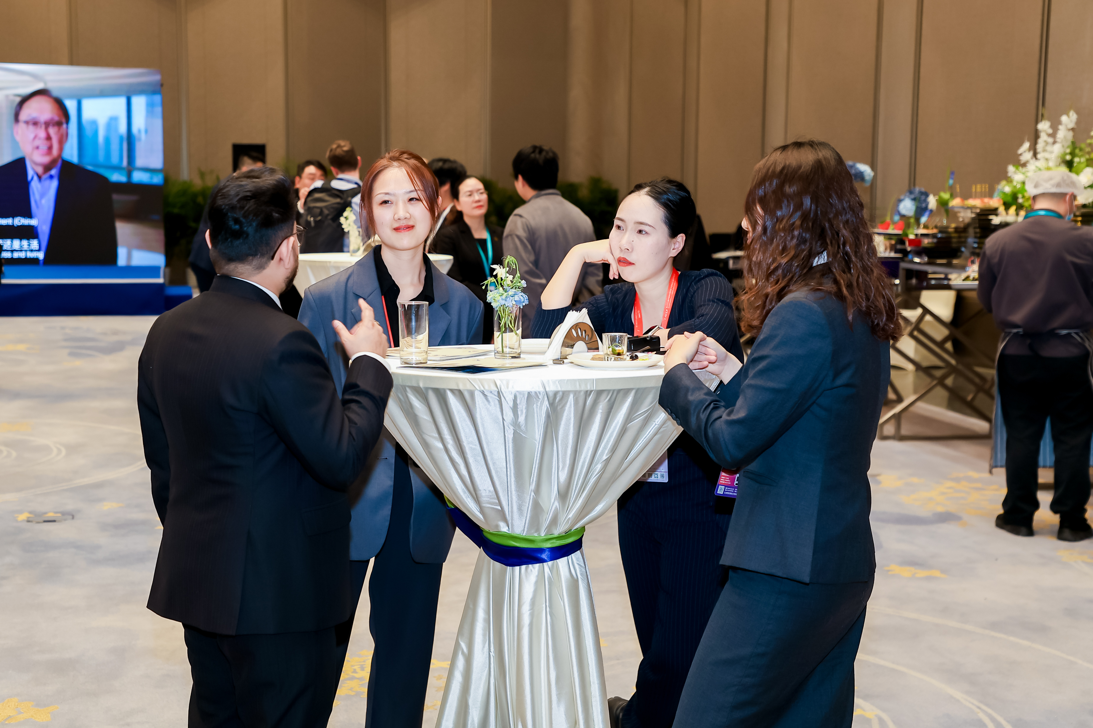 5Y5A3000_3103137419-3532753052